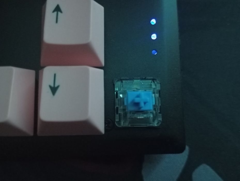 Кастомна Механічна-клавіатура на базі VINGA KBGM-110 на синіх світчах