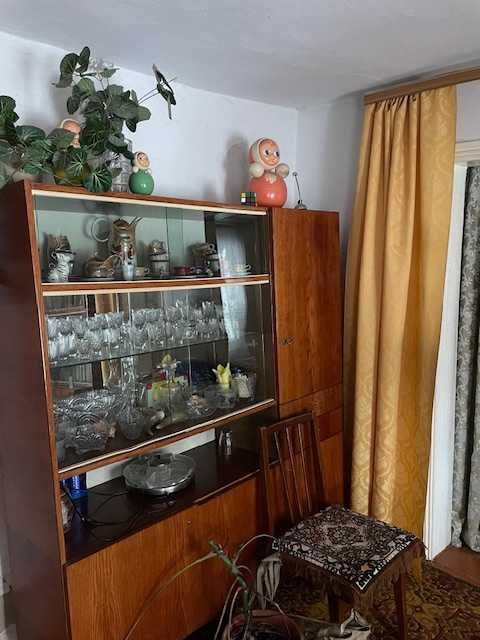 Продам частину будинку в районі училища в гарному і зручному місці