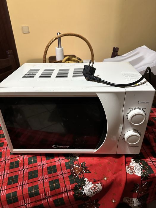 Microondas a funcionar