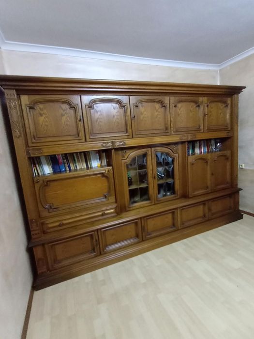 Dębowe meble , barek , przeszklenia , w całości