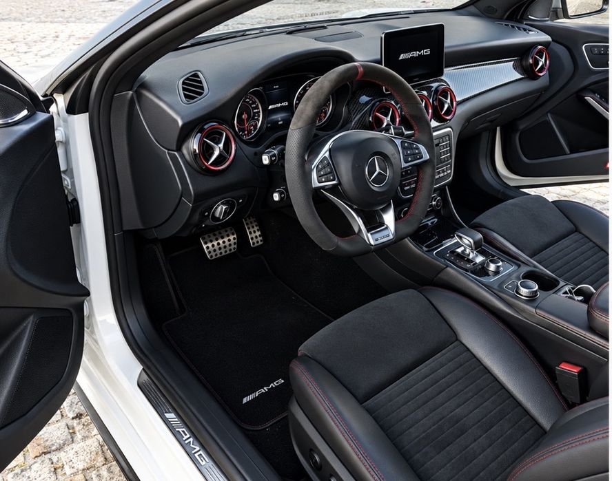 Mercedes cla45 Amg foto 4