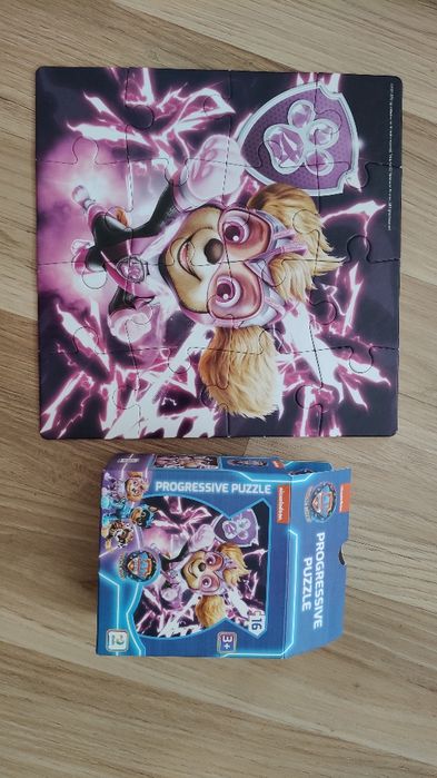 Zestaw zabawek, puzzle, figurki