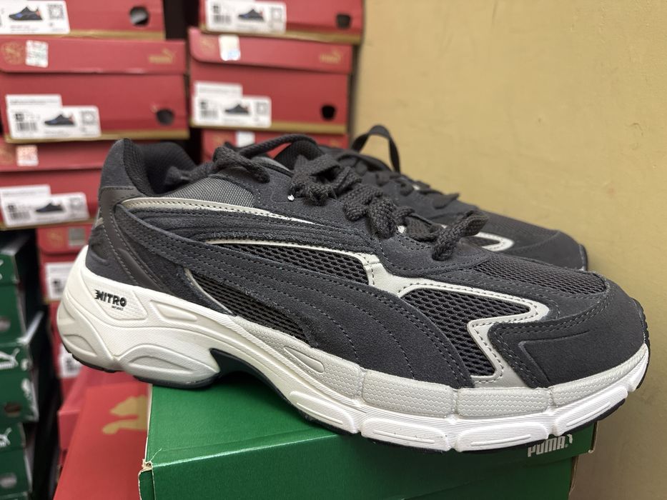 Кросівки Puma Teveris Nitro у розмірі 42.5 (US 9,5), довжина устілки 27.5 см.