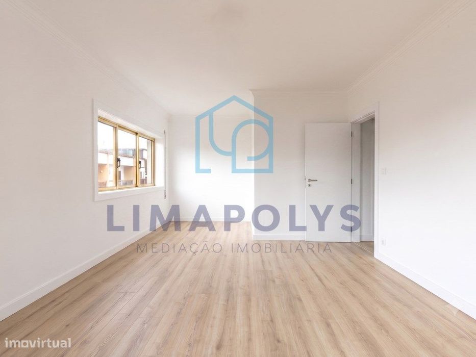 Apartamento T1 renovado a 100 metros da praia