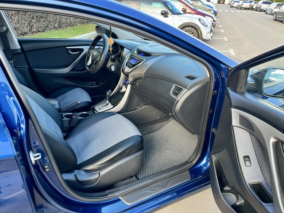 Хюндай Елантра 2011 рік, 1.8 Hyundai Elantra