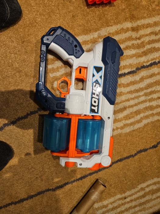 Brinquedo para crianças.  Armas