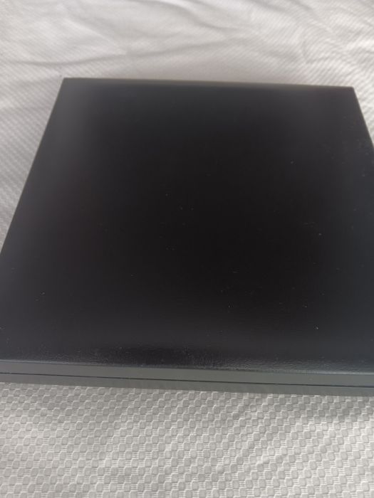 Colar muito bonito e com estojo para oferta