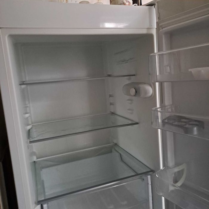 Холодильник Indesit