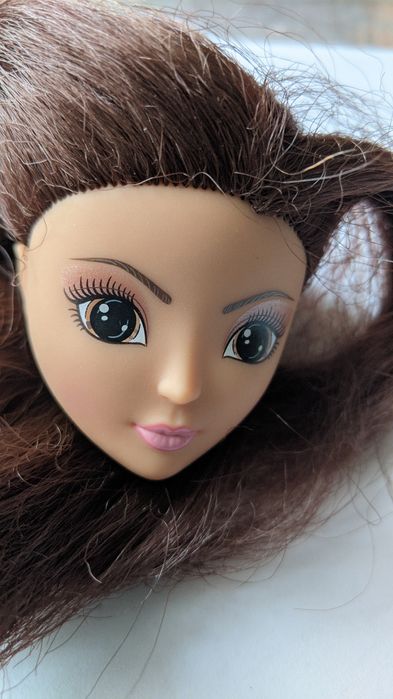 Фірмова голова барбі