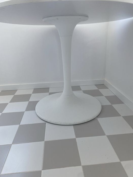 Mesa IKEA docksta
