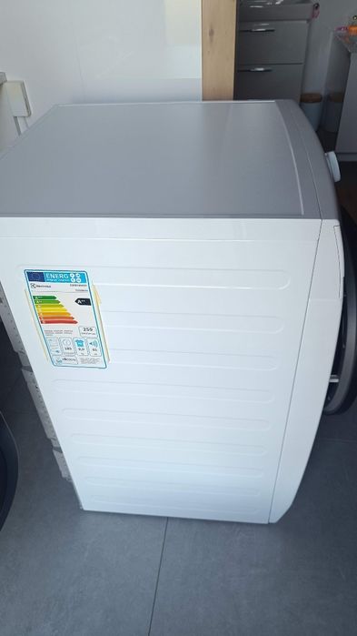 Suszarka Electrolux EW8H359SP z pompą ciepła stan idealny, nie dosusza