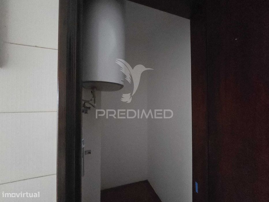 Excelente Apartamento T3 com Varanda e Marquises em Torres Novas