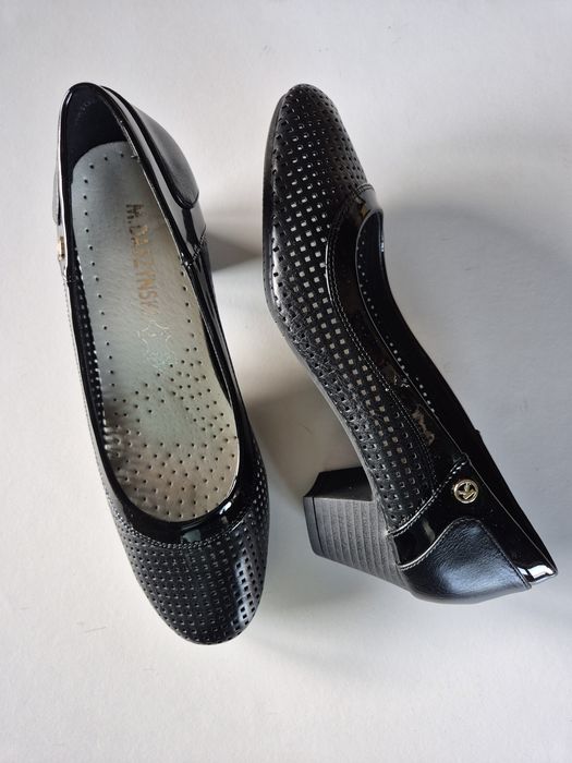 Czółenka z dziurkami roz 38