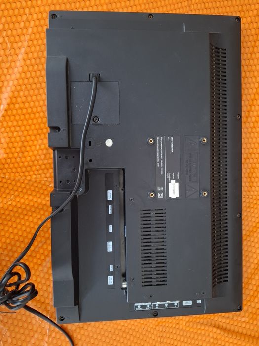 Продам портативный телевизор Sony
