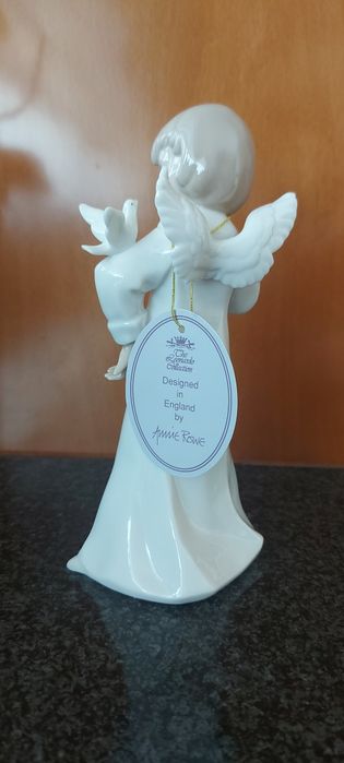 Anjo de porcelana Tranquility By Ammie RoweThe Leonardo Collection