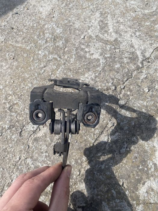 Замок капота Мерседес W210