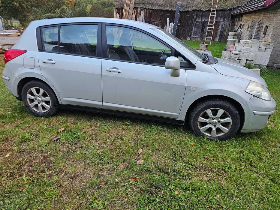 Nissan Tiida