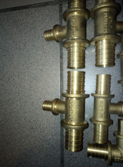 Продам фитинги для отопления