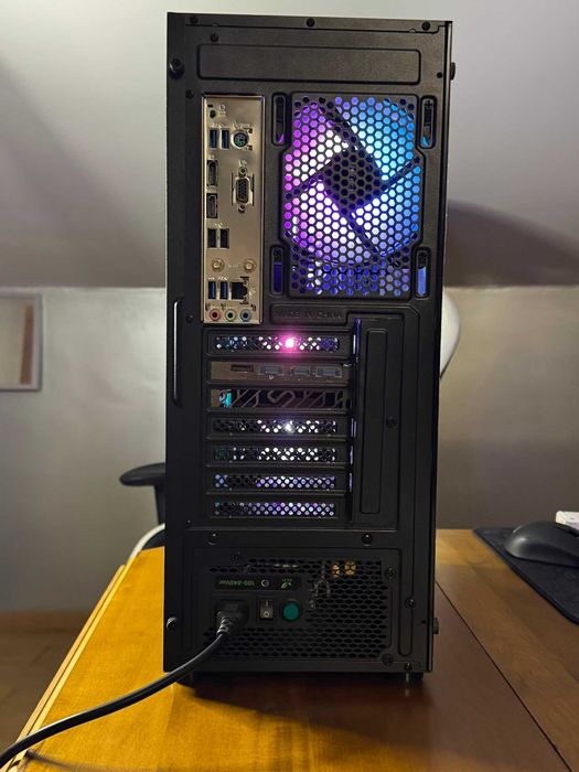 Computador fixo | AMD Ryzen 5 / AMD Radeon RX / 512GB / 16GB