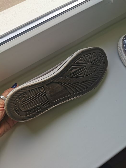 Szare trampki z cekinami