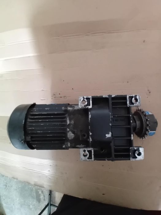 Motoreduktor 0.12 kW