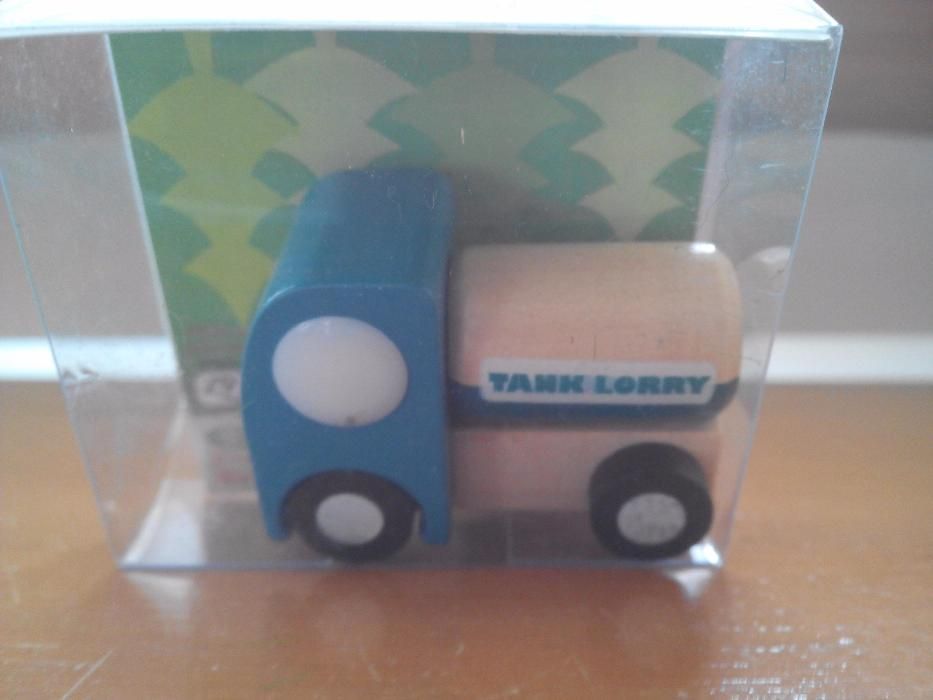 Miniaturas de carrinhos madeira - modelos variados