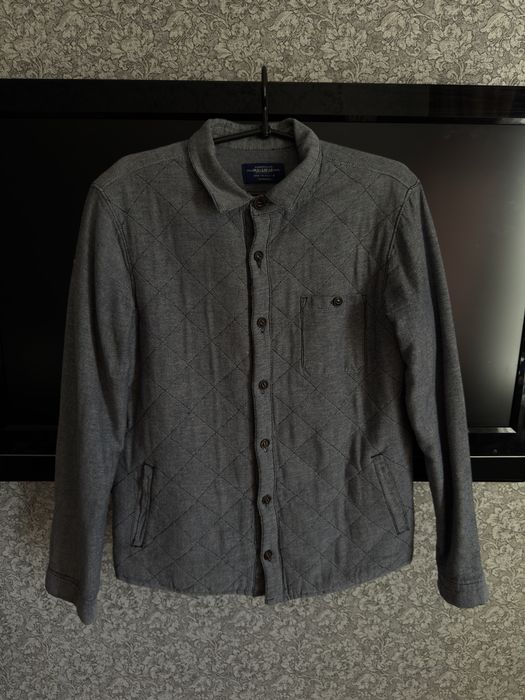 Стеганая рубашка Pull & Bear.