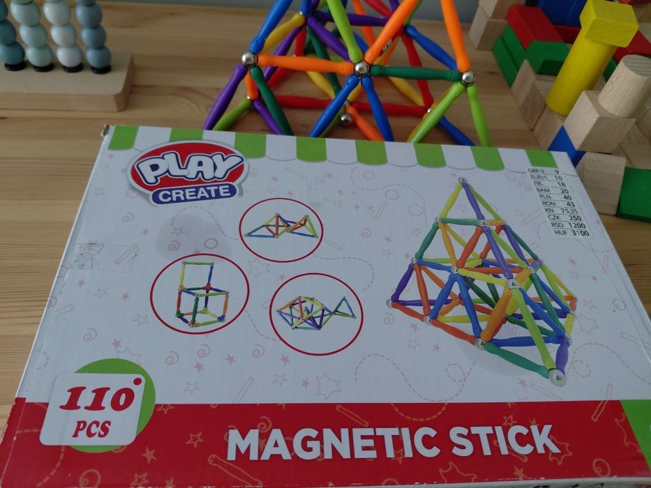 Zestaw klocków. Magnetyczne i plastikowe