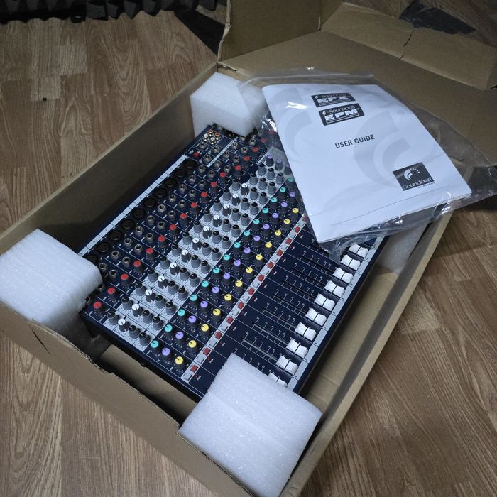 Soundcraft EFX12 Lexicon Mixing Console64740615390723123