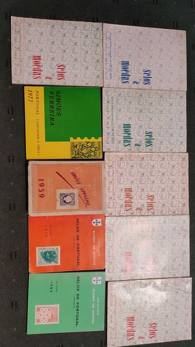 Lote 35 Livros, Catálogos e Publicações sobre Filatelia e Numismática