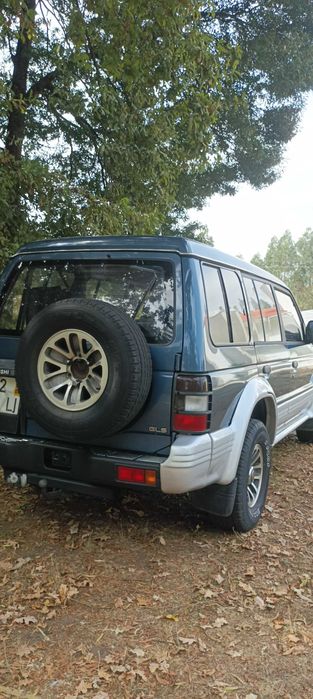 Mitsubishi Pajero GLS - 7 lugares