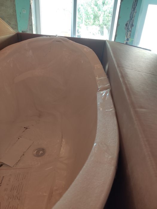 Banheira de Ilha Aica - Danificada