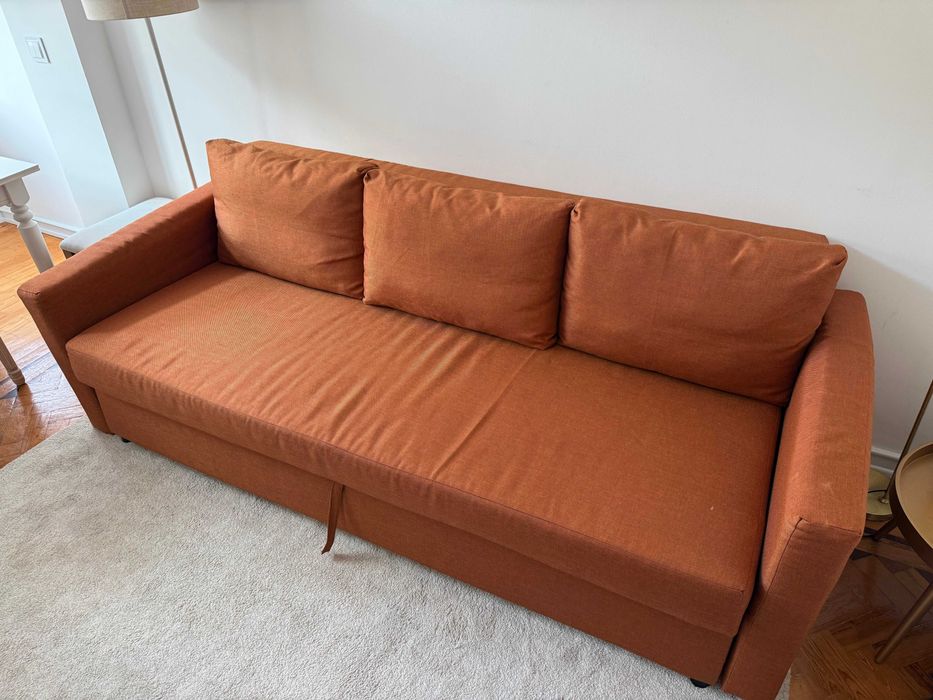 Sofá-cama 3 lugares FRIHETEN Faringe laranja acastanhado