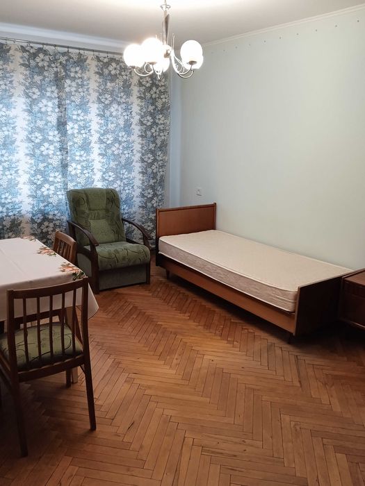 Оренда ізольованої кімнати по вулиці Наукова.