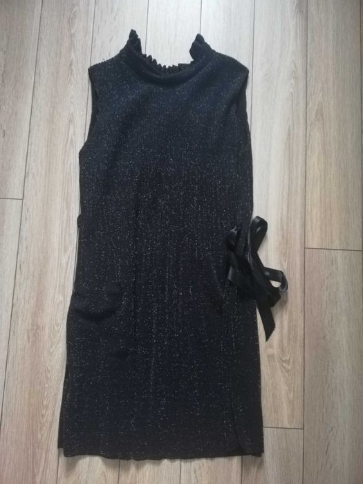 Czarna sukienka z brokatem