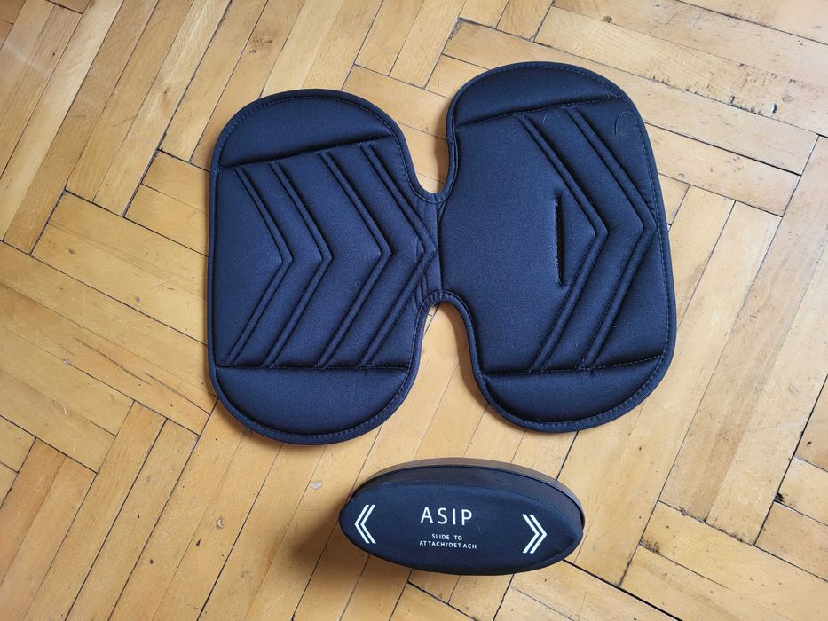 Fotelik samochodowy Axkid Minikid 2.0 RWF 9-25 kg - bardzo dobry stan