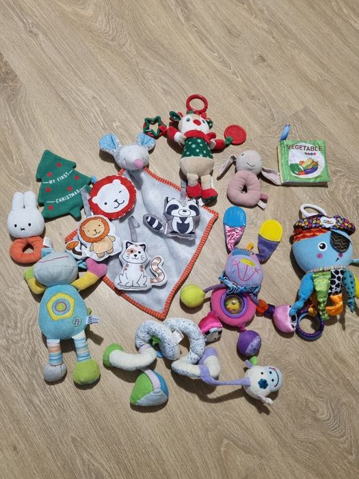 Zestaw zabawek niemowlęcych