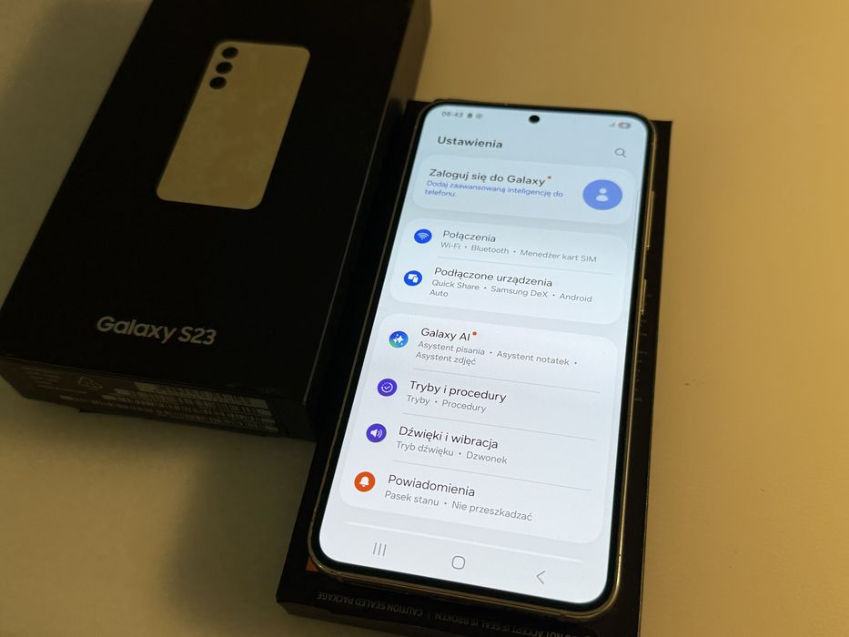 Samsung Galaxy S23 256GB biały