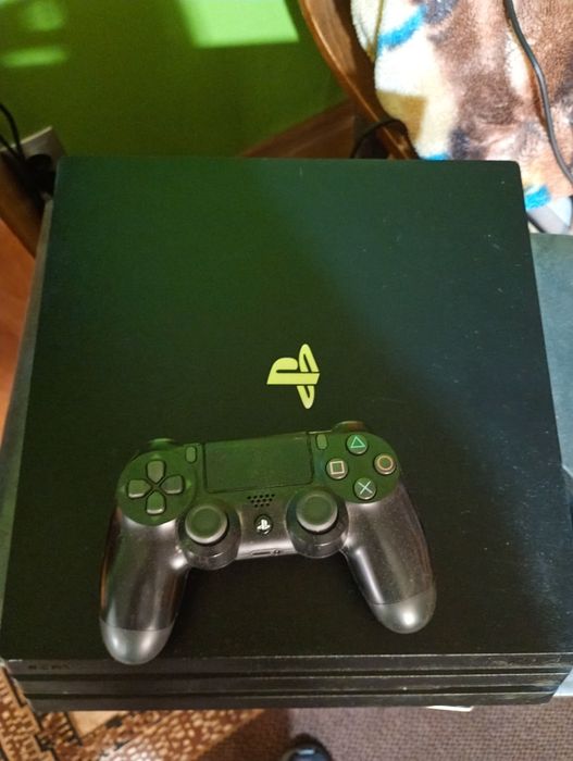PS4 PRO 1TB Bardzo Dobry Stan