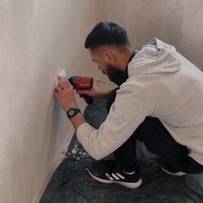 Електрик Маневичі, Ковель околиці  проводка, ремонт плиточник майстер