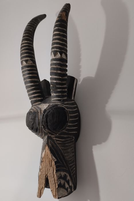 Máscara madeira tribal