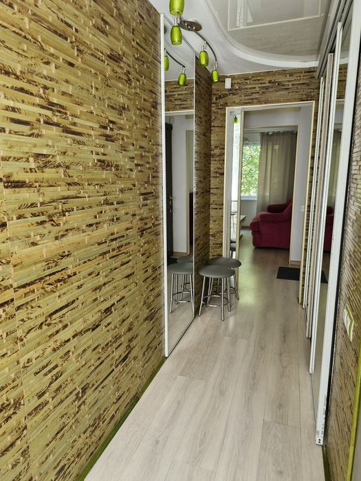 Подобово 2к, м Індустріальна, ХТЗ, вул Миру (поруч з 18 поліклінікою)