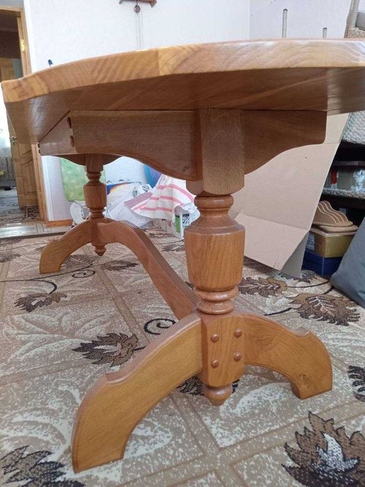 Стіл обідній 6-8 персон. Ручної роботи