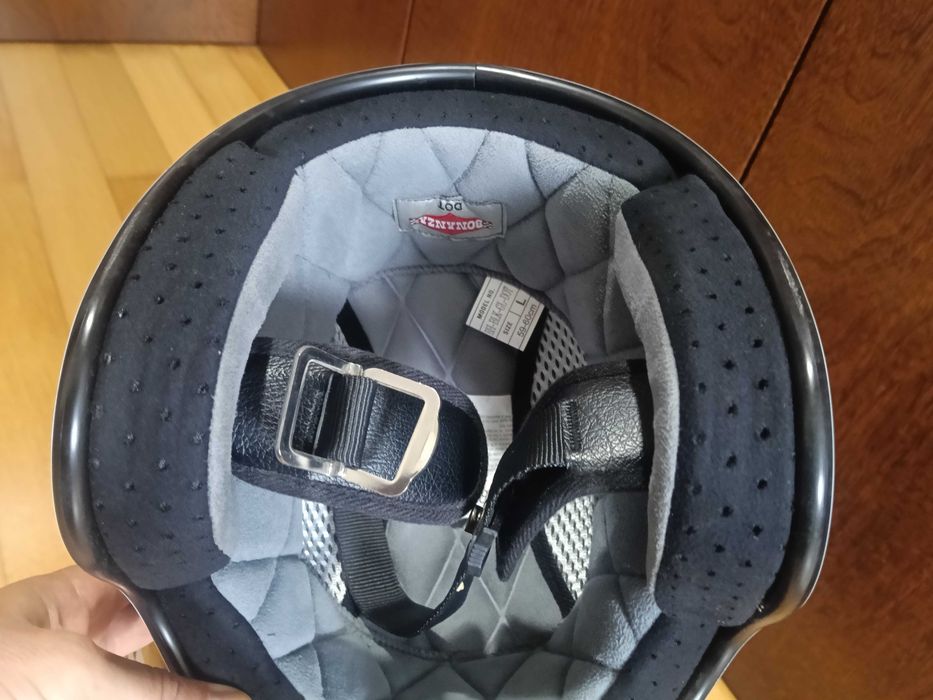 Capacete aberto