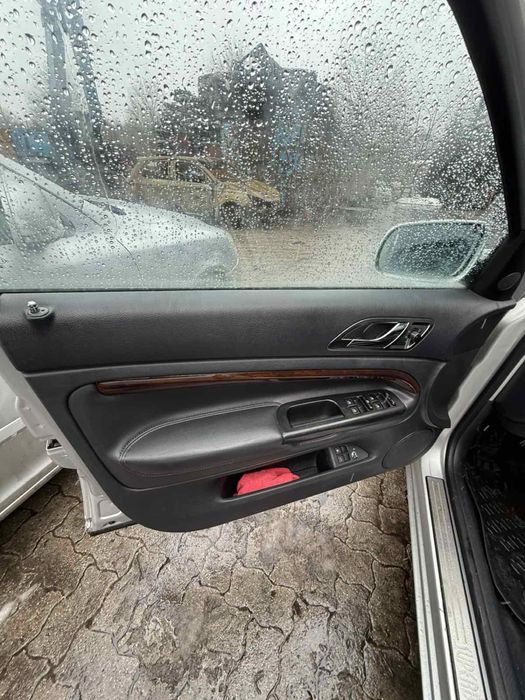Шкіряний салон Skoda SuperB 1 чорний електро шкода суперб  кожа
