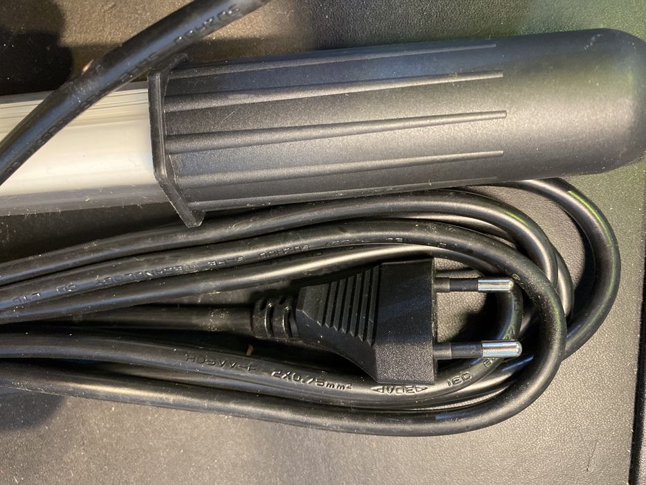 Gambiarra de tubo inquebravel 220/240 VAC 8w