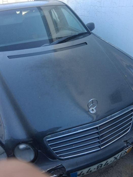 Vendo esse Mercedes-Benz