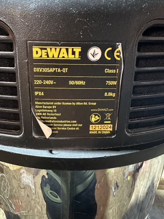 Пилосос DeWALT (750w)