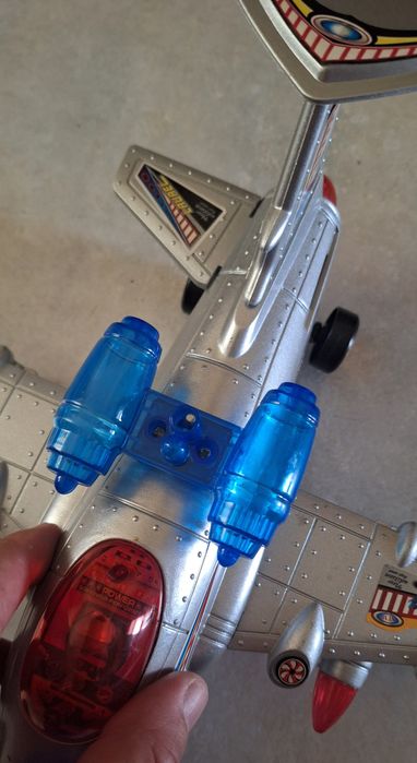 Avião Militar AirWar c/ Luzes e Som