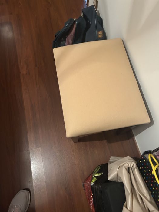 Banco de quarto em excelente estado